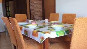 Dining - Apartments Lavanda & More - Three Bedroom Apartment with Shared Terrace (Rab)
