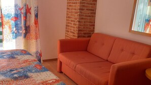 Interior - Apartments Lavanda & More - Three Bedroom Apartment with Shared Terrace (Rab)