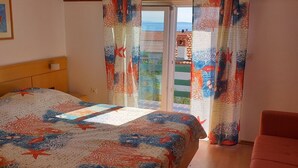3 bedrooms, iron/ironing board, travel cot, free WiFi - Apartments Lavanda & More - Three Bedroom Apartment with Shared Terrace (Rab)