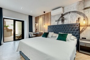 2 habitaciones, tabla de planchar con plancha y cuna de viaje 