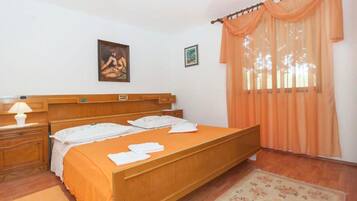 2 bedrooms, WiFi (free)