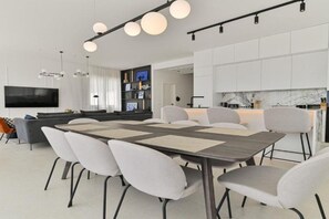 Dining - Villa Olive - Five bedroom Villa with Terrace and Swimming pool (Okrug Gornji)