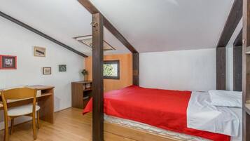 Iron/ironing board, free WiFi