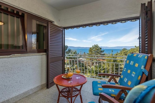 Apartment Villa Mirna - Three Bedroom Apartment with Balcony and Sea View
