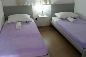 Iron/ironing board, free WiFi