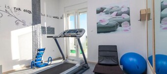 Villa Ava - Five Bedroom Villa with Swimming pool