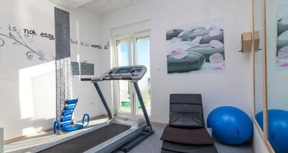 Villa Ava - Five Bedroom Villa with Swimming pool