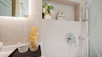 Luxury Apartment, Balcony, City View | Bathroom | Free toiletries, hair dryer, slippers, towels