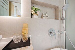 Luxury Apartment, Balcony, City View | Bathroom | Free toiletries, hair dryer, slippers, towels - Madison Urban Stay (Hanoi)