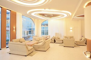 Sala de estar en el lobby