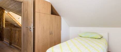 2 chambres, fer et planche à repasser, lit parapluie, Wi-Fi gratuit