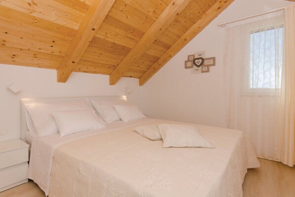 مكواة/لوح كي وسرير سفر وواي فاي مجانًا