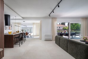 Interior - Villa Prima Lux - Four Bedroom Villa with Pool (Kastel Stari)