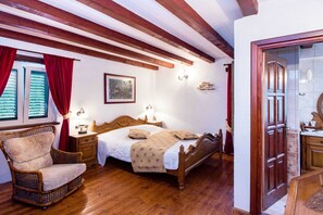 7 habitaciones, cuna de viaje y wifi gratis