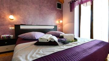 1 chambre, fer et planche à repasser, lit parapluie, Wi-Fi gratuit