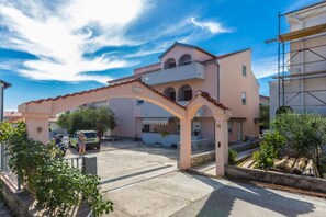 Exterior - Modern Apartments in Zadar with Private Terrace - One Bedroom Apartment with Terrace (Zadar)