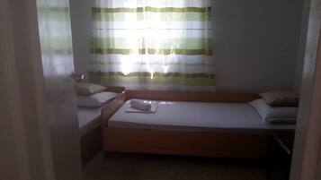 1 bedroom, travel crib, free WiFi
