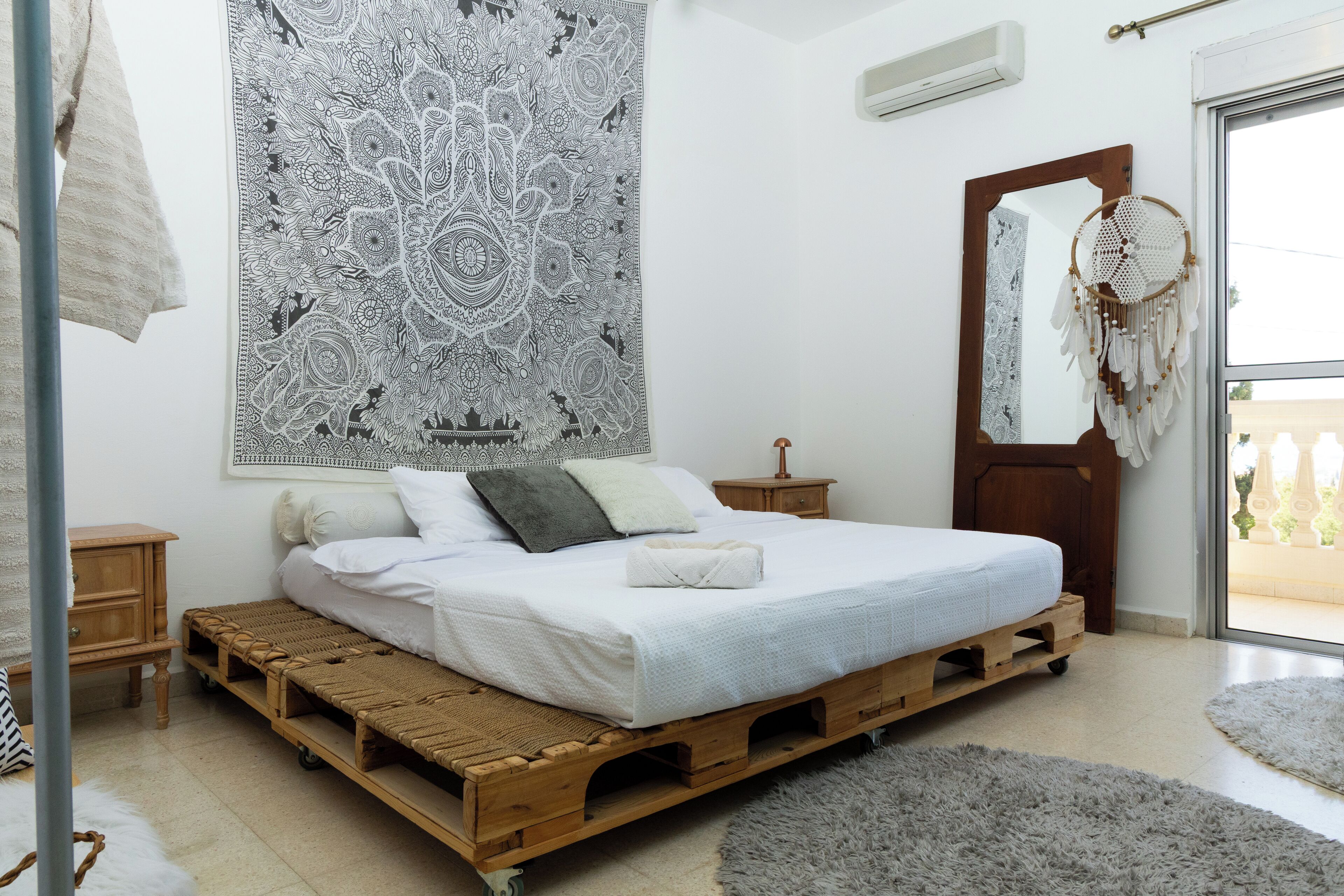 4 habitaciones, tabla de planchar con plancha y wifi gratis 