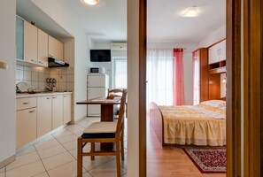 1 chambre, fer et planche à repasser, Wi-Fi gratuit