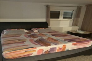 Bügeleisen/Bügelbrett, Reisekinderbett, kostenloses WLAN