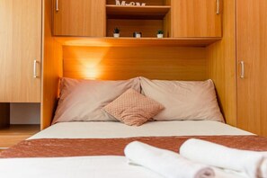 2 Schlafzimmer, Reisekinderbett, kostenloses WLAN