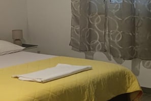 1 habitación, tabla de planchar con plancha y acceso a internet