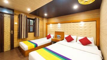 Caja de seguridad en la habitación y escritorio