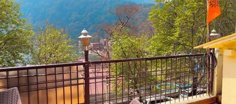 Hotel Flatties Mall Road Nainital