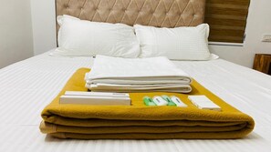 Apartment, 2 Bedrooms, Non Smoking, Kitchen | Desk, laptop workspace, free WiFi - Adam Homes (Aluva)