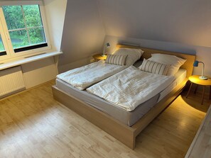 3 bedrooms, iron/ironing board, travel crib, free WiFi - Uniquely charming thatched cottage with 900 square meters of land and a view of the Baltic Sea Pure nature (Damp)