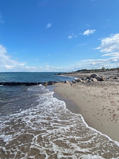 Uniquely charming thatched cottage with 900 square meters of land and a view of the Baltic Sea Pure nature