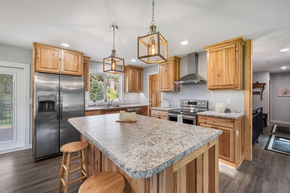 Refrigerador, microondas, horno, placa de cocina