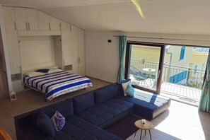 Smart TV - Holiday Home Sunrise - Three Bedroom Holiday Home (Omis)