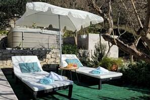 Property grounds - Holiday Home Sunrise - Three Bedroom Holiday Home (Omis)