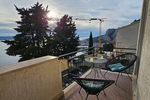 Property grounds - Holiday Home Sunrise - Three Bedroom Holiday Home (Omis)