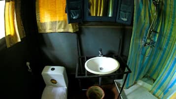 Deluxe Tent, River View | Bathroom | Shower, free toiletries, bidet, towels