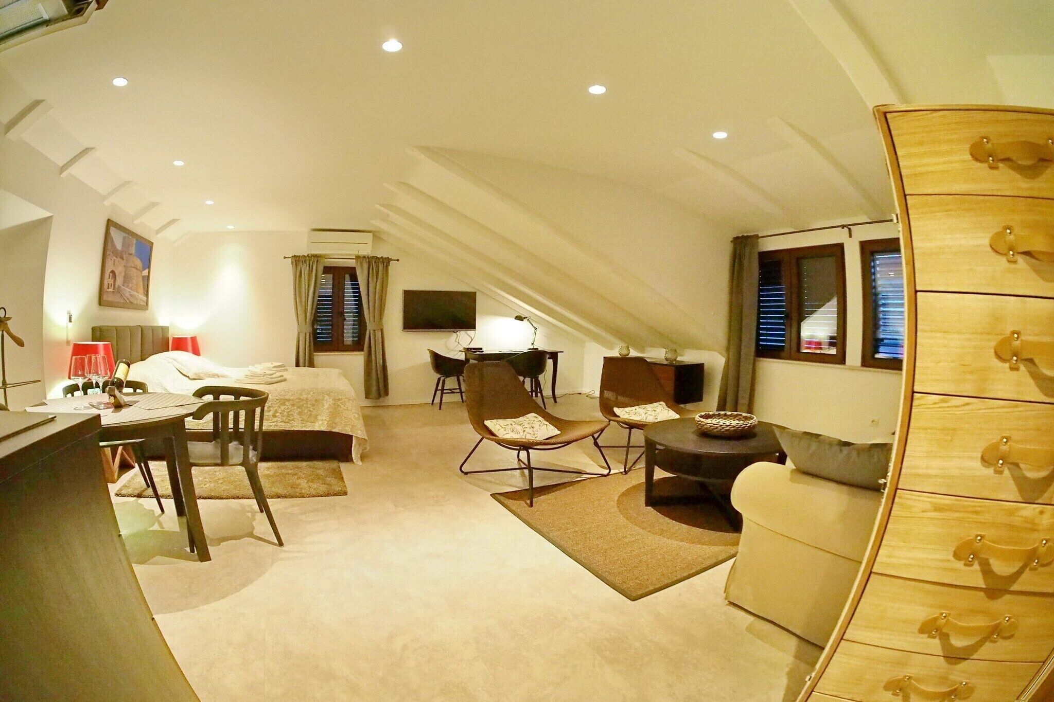 Iron/ironing board, free WiFi