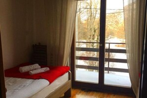 3 dormitoris, planxa i posts de planxar i wifi gratuïta 