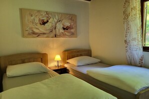 2 habitaciones, tabla de planchar con plancha y wifi gratis
