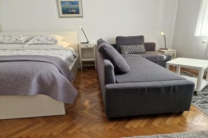 Fer et planche à repasser, lit parapluie, Wi-Fi gratuit