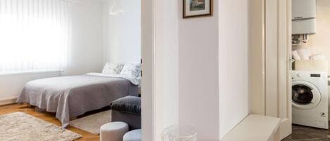 Iron/ironing board, travel crib, free WiFi