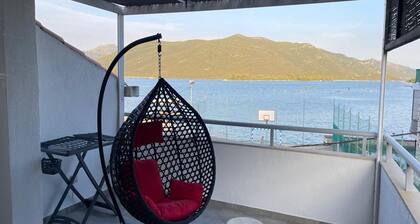 Four Bedroom Holiday Home with Sea View