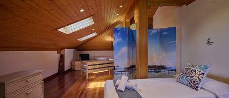 4 bedrooms, iron/ironing board, WiFi, bed sheets