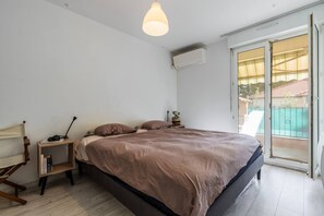 1 bedroom, iron/ironing board, free WiFi, bed sheets - Large 2 room apartment and beautiful terrace (Niza)