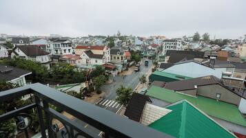 43-inch flat-screen TV with digital channels, Netflix