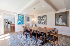 Dining - Hidden Charms, by Veeve (London)