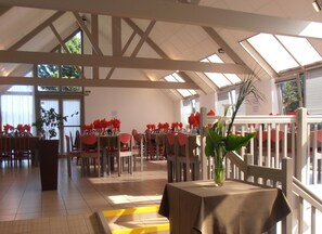 Apartment | Dining