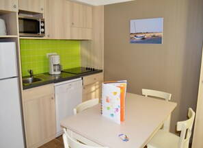 Apartment | Private kitchen - Gite in Normandy Near Sandy Beach (Port-Bail-sur-Mer)