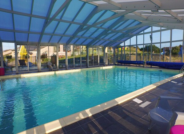 Apartment | Pool | Indoor pool, outdoor pool