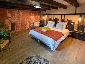 1 bedroom, free WiFi, bed sheets